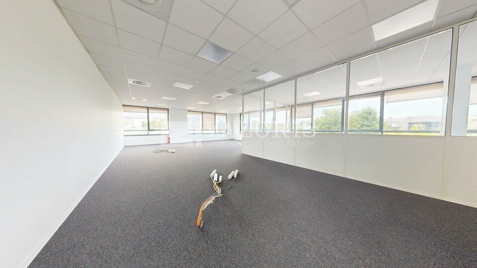 225 m² pour ce bureaux en vente à Champagne au mont d'or