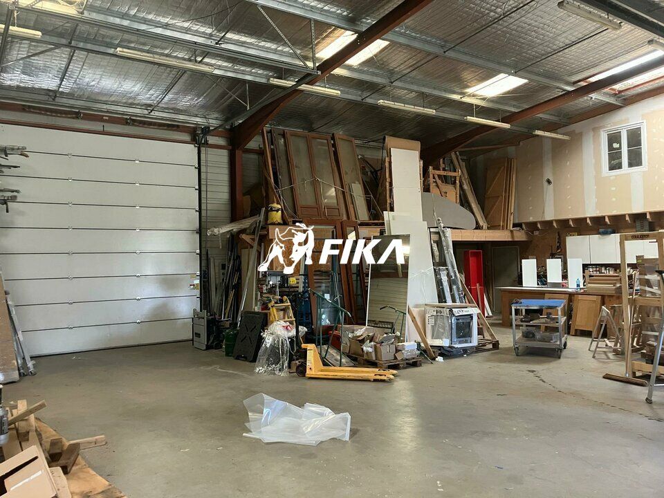 VEND LOCAL D'ACTIVITE ET FONDS DE COMMERCE 