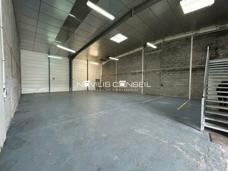 Location local d''activites 330 m² non divisibles