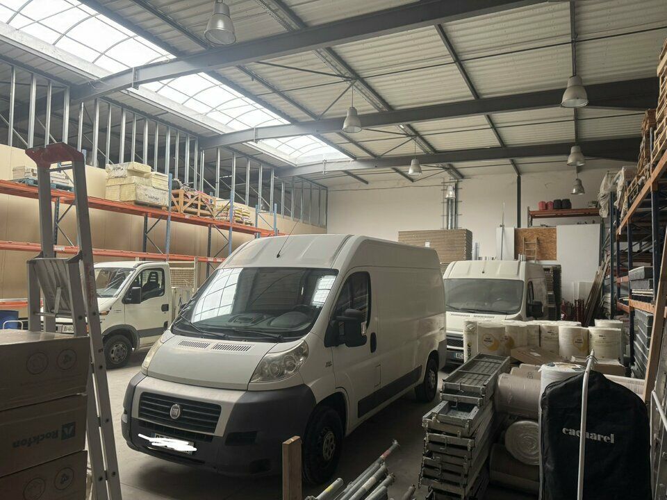 Vente local d''activites 850 m² non divisibles