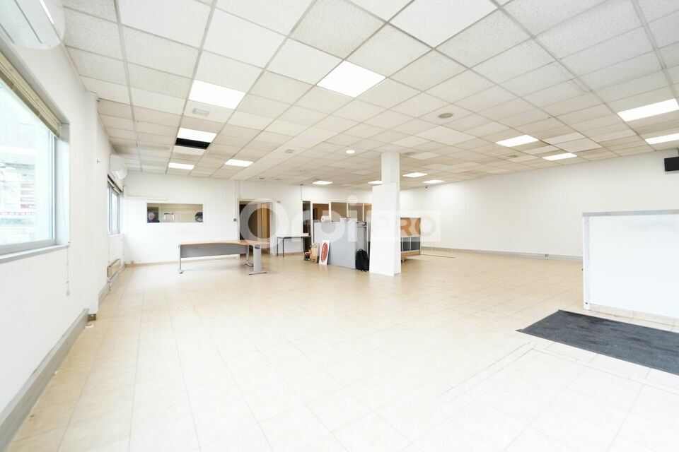 Location local commercial 200 m² non divisibles