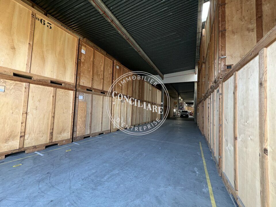 Location entrepot 800 m² divisibles à partir de 100 m²