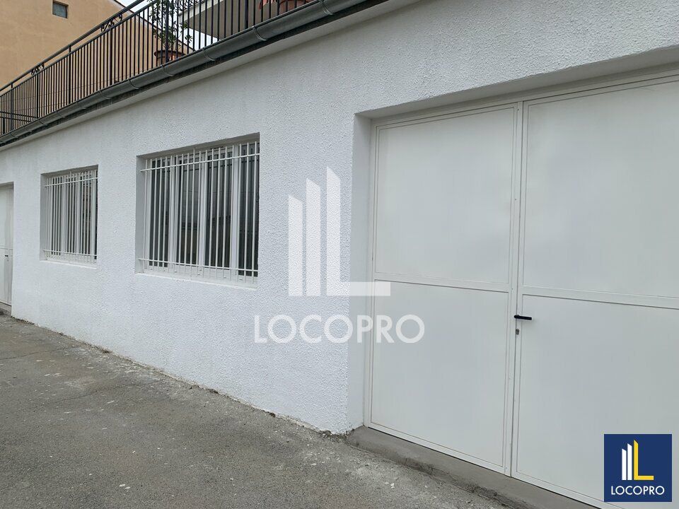 Location local d''activites 110 m² non divisibles