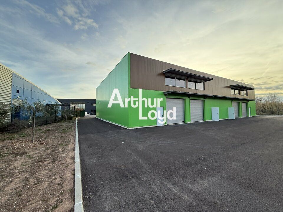 LOCAL D'ACTIVITÉ DE 700 m² DIVISIBLE AVEC 2200m² DE TERRAIN 