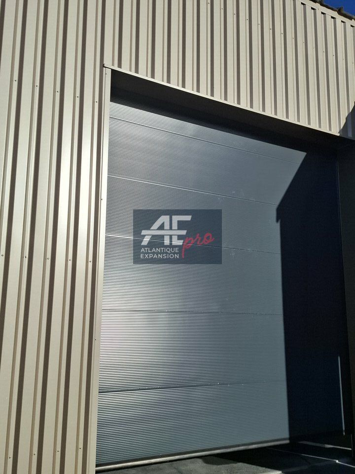 Location local d''activites 131 m² non divisibles