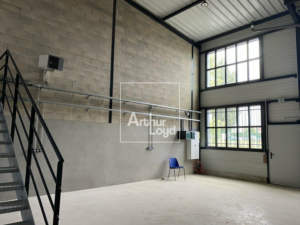 ORMOY LOCAUX ARTISANS A LOUER