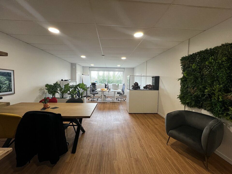 Location local d''activites 150 m² non divisibles