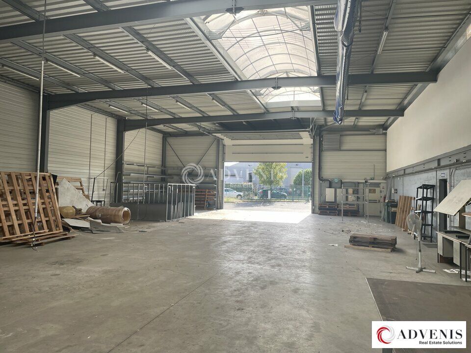 Location local d''activites 1032 m² non divisibles
