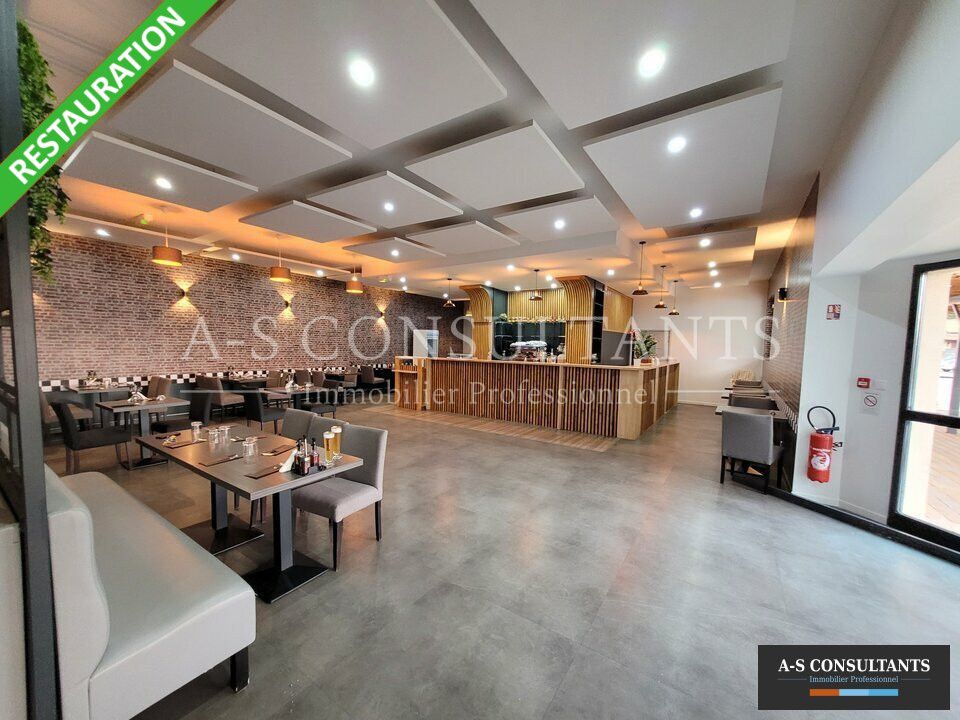 Location local commercial 270 m² non divisibles