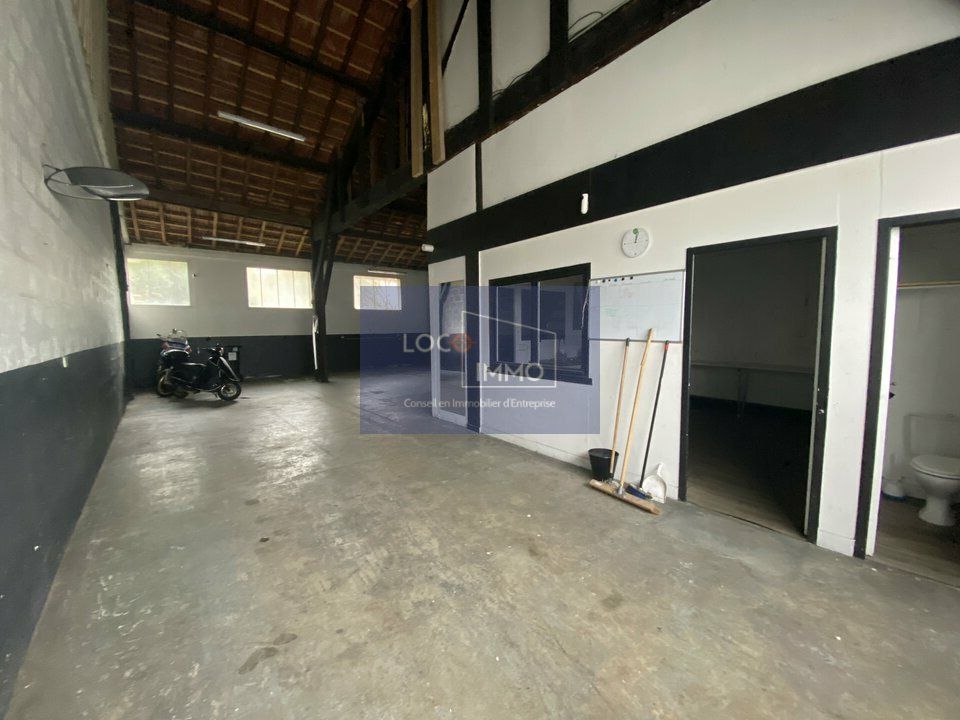 Location local d''activites 135 m² non divisibles