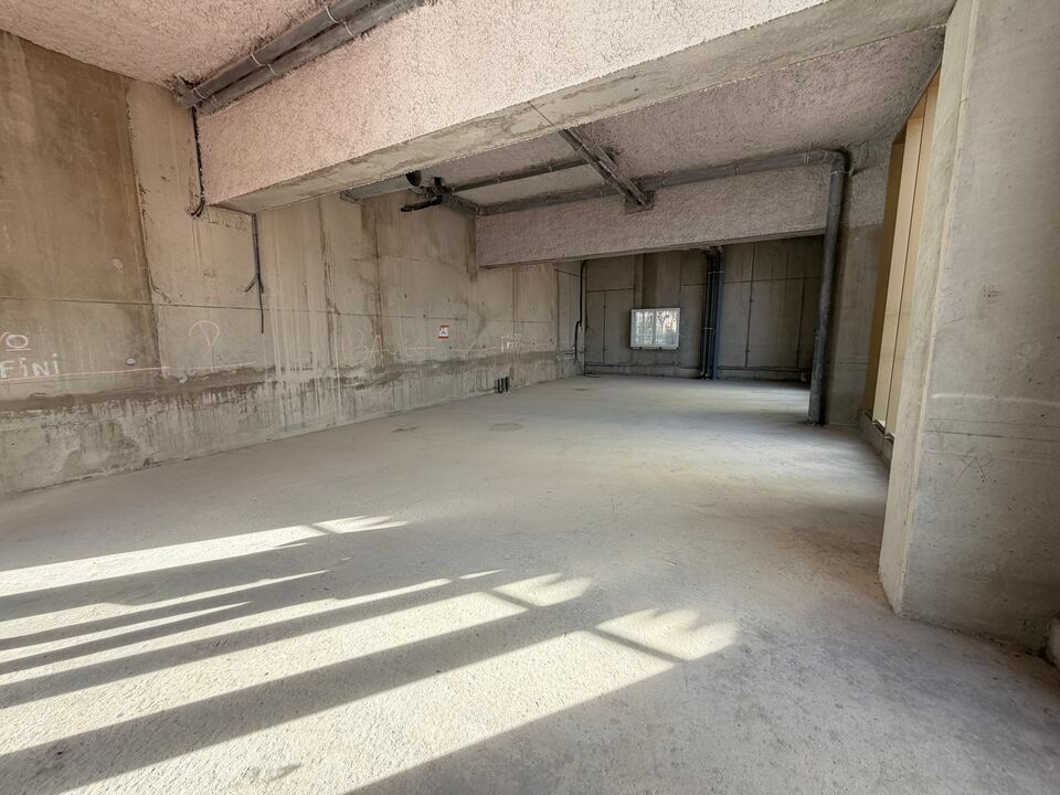 A VENDRE LOCAL COMMERCIAL 110 m² - (31400) TOULOUSE