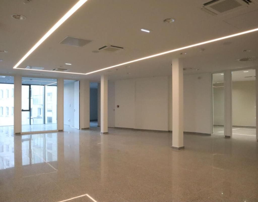 Location bureaux 20 m² divisibles à partir de 12 m²