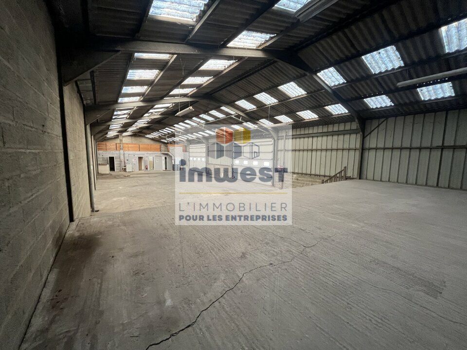 À LOUER - LOCAL D'ACTIVITÉ 600m² - SAINT JACQUES DE LA LANDE
