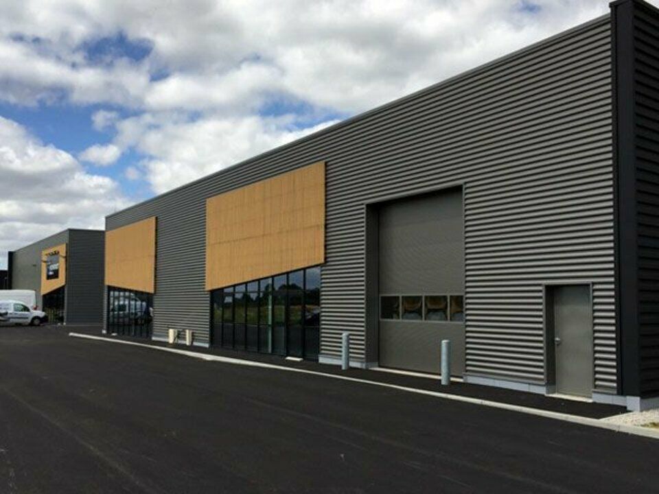 Location local d''activites 328 m² non divisibles