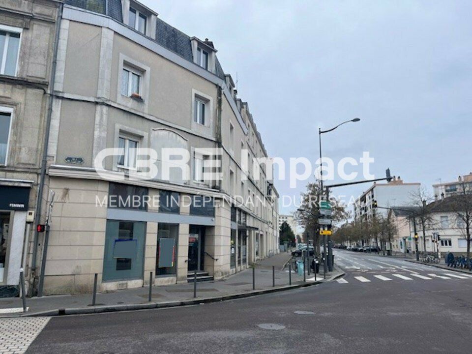 local d'une surface total de 147,53 m² env