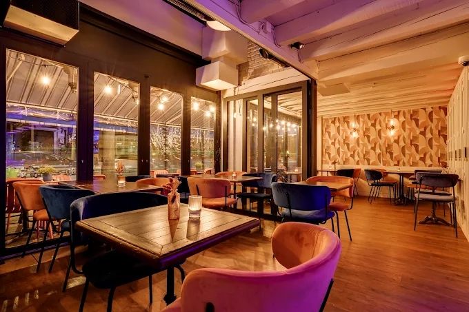 Location boutique 280 m² non divisibles