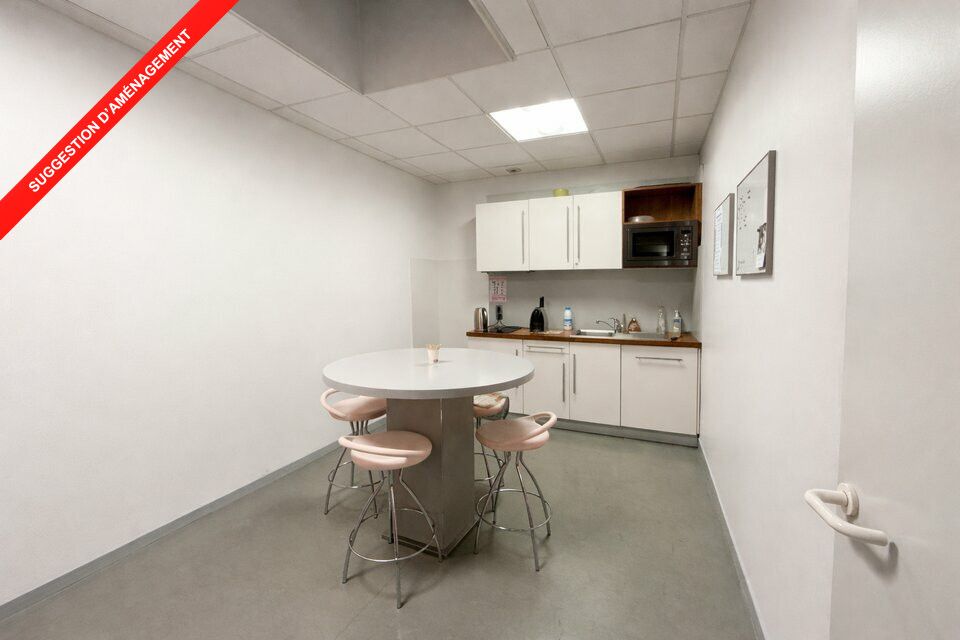 SAINT CYR SUR LOIRE BUREAUX A LOUER 700 M² PARKINGS SHOW ROOM POSSIBLE