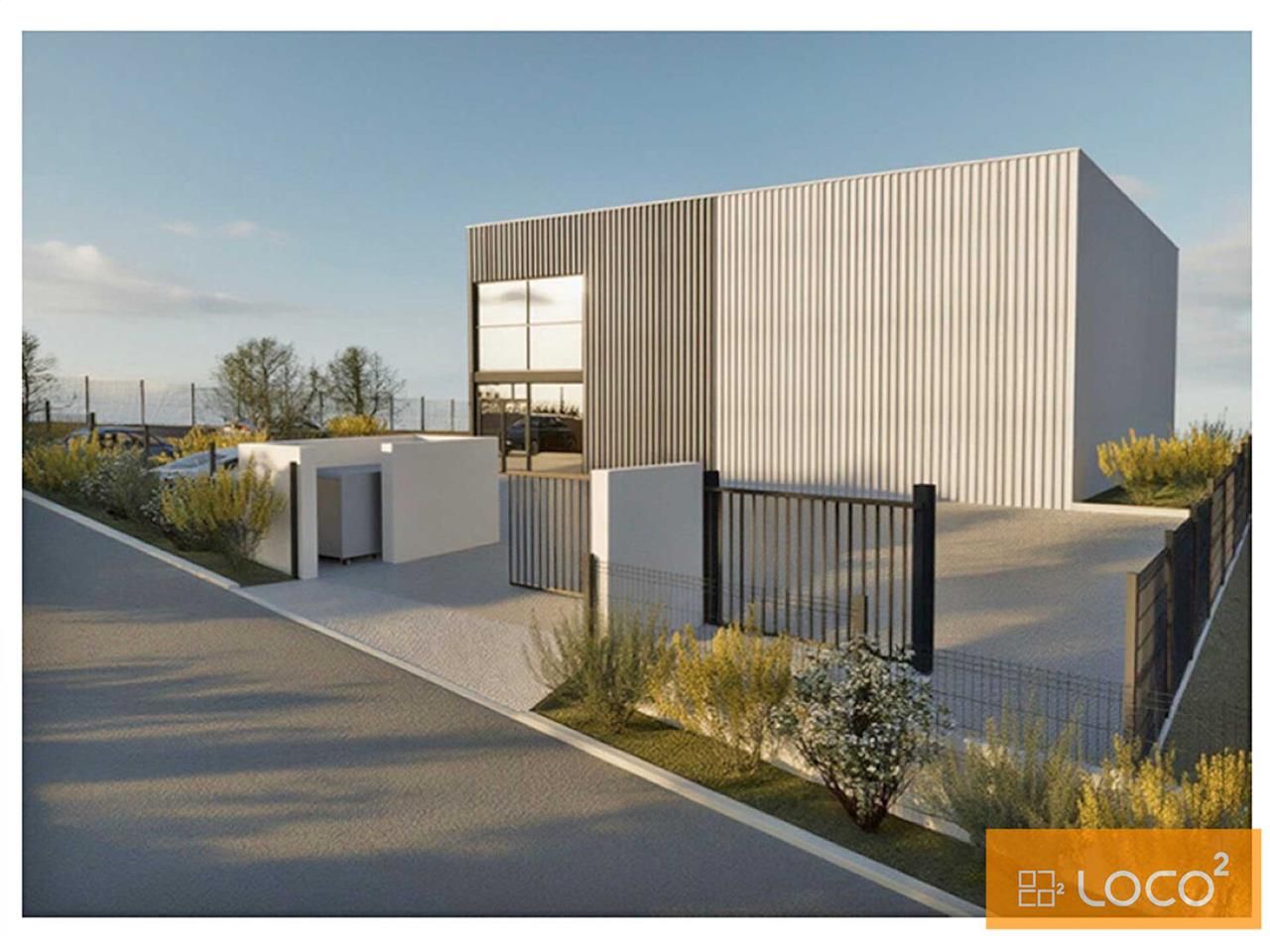 Vente local 300.00 m² à DREMIL LAFAGE