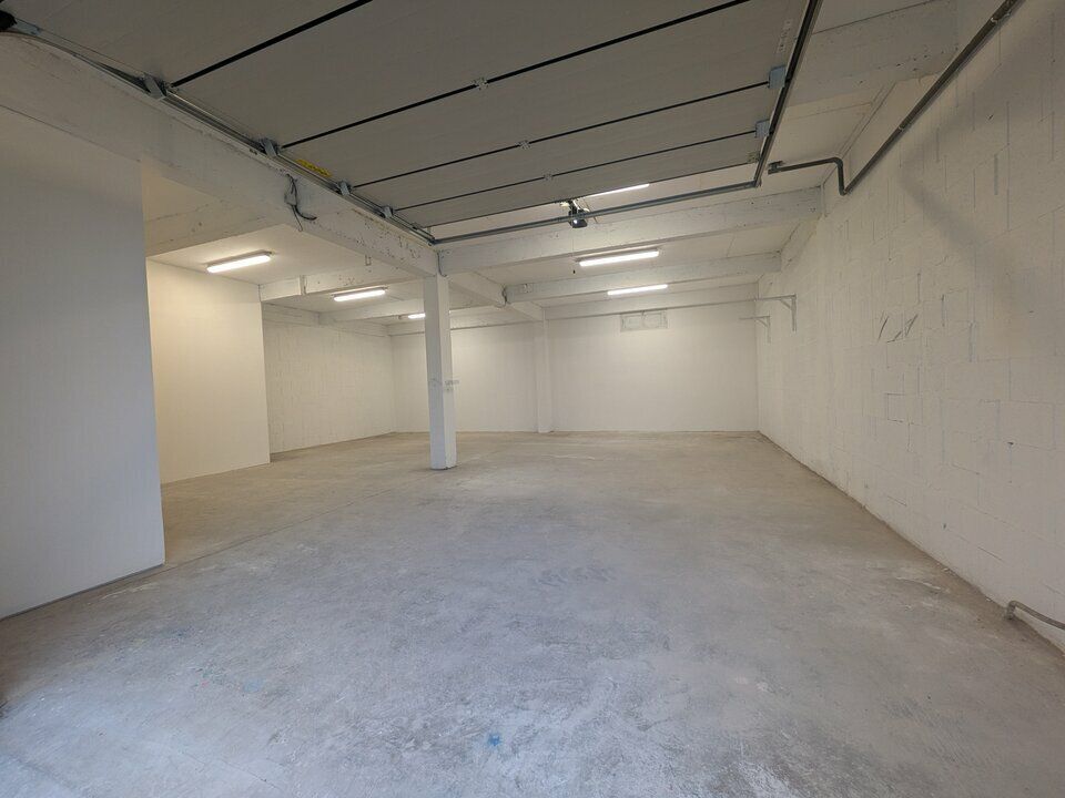 A louer local d'activité d'environ 90m², idéal artisan!