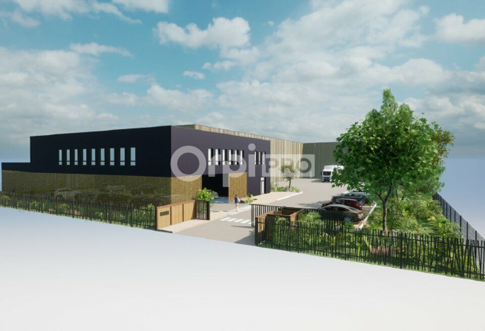 Vente local d''activites 2800 m² divisibles à partir de 700 m²