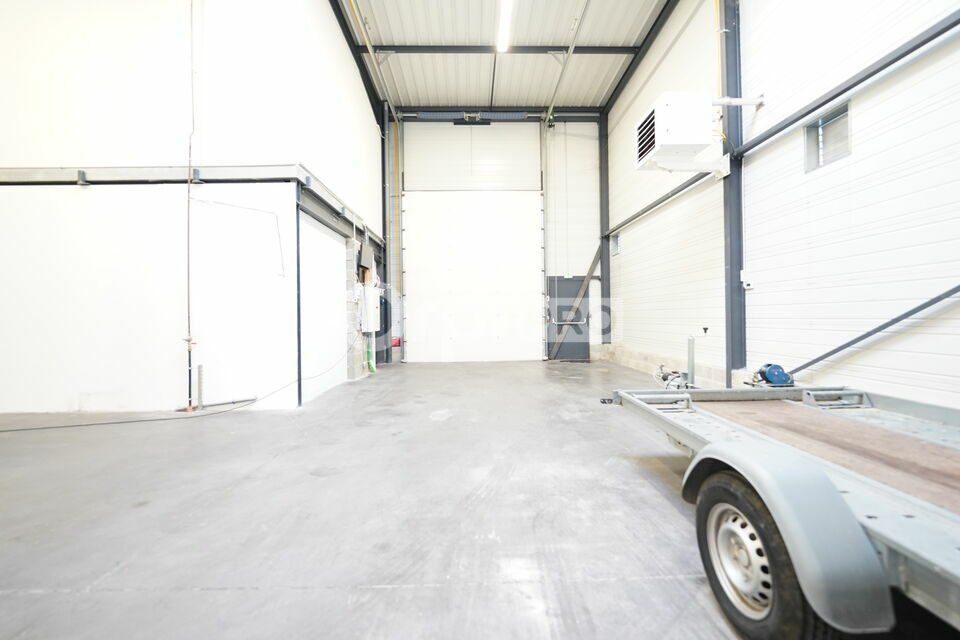 LOCAL D'ACTIVITE A LOUER - 298 m² - SAINT FONS