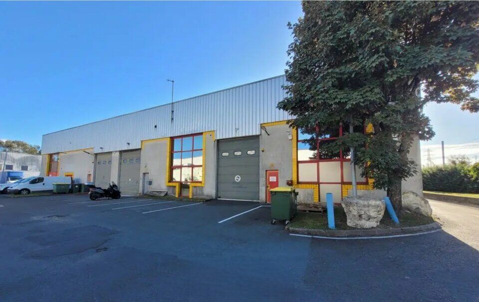 Location local d''activites 367 m² non divisibles