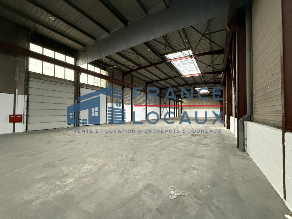 Location local d''activites 1296 m² non divisibles