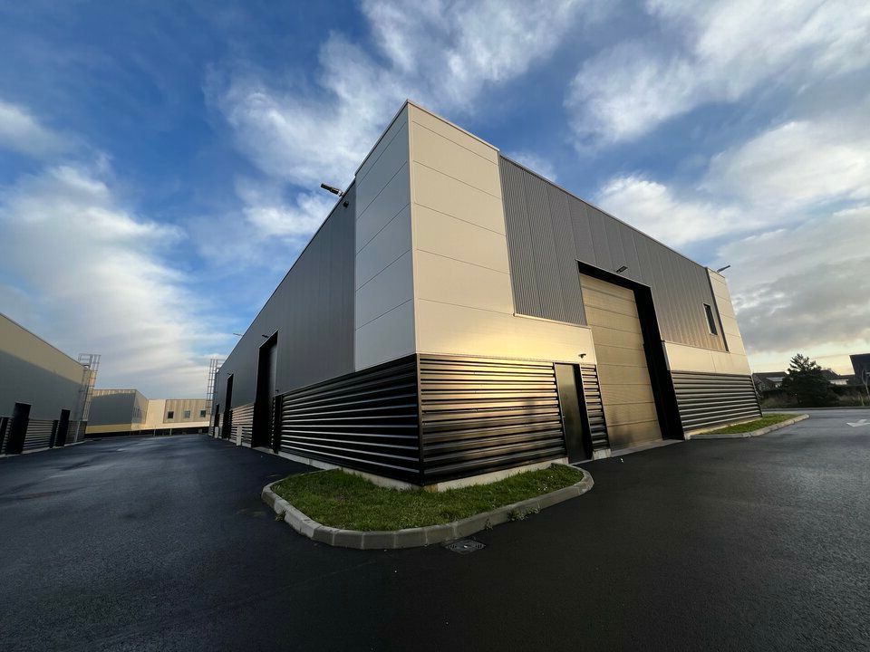 Vente local d''activites 392 m² non divisibles