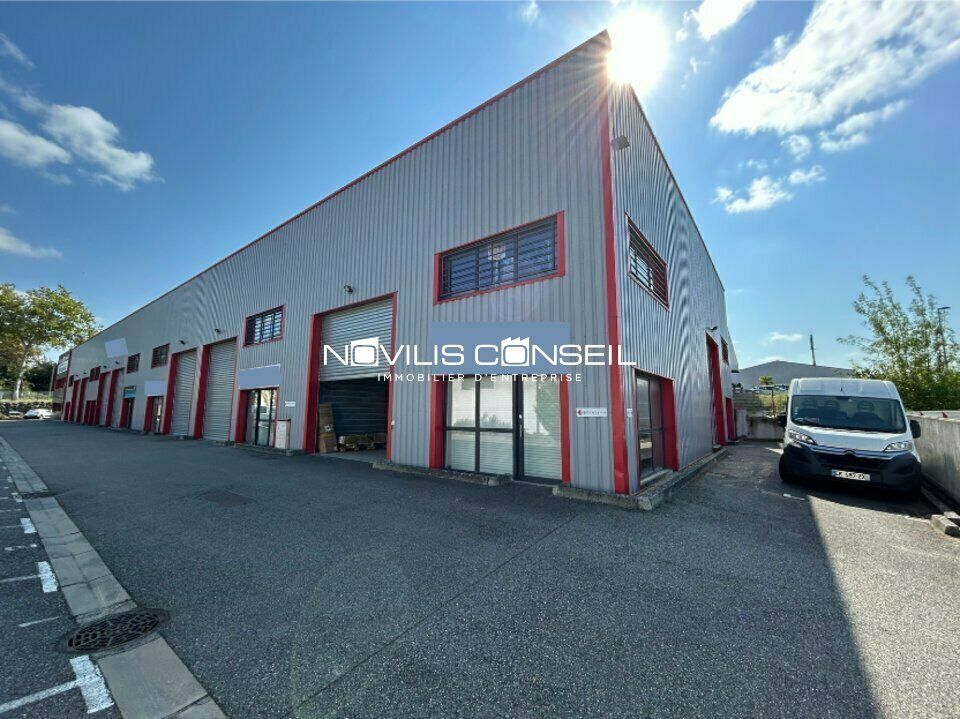 Location local d''activites 121 m² non divisibles