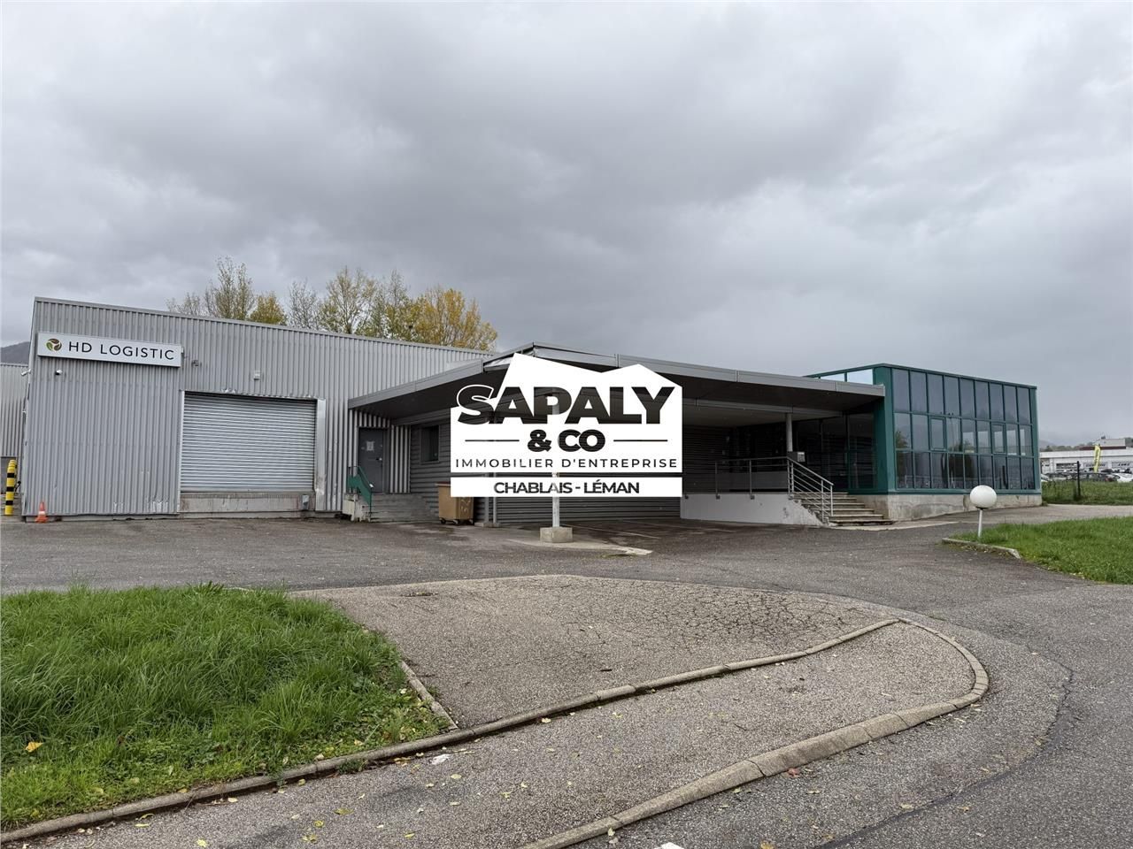 Vente local d''activités 1385 m² à Fillinges