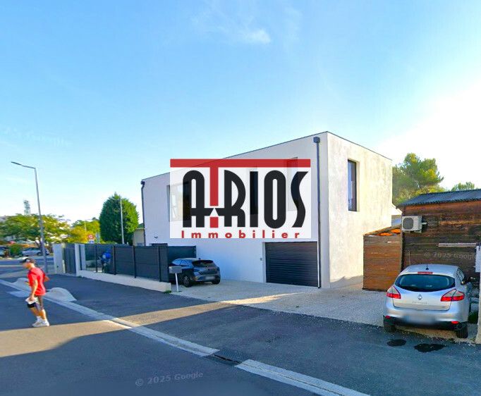 Location entrepôts 100 m² non divisibles