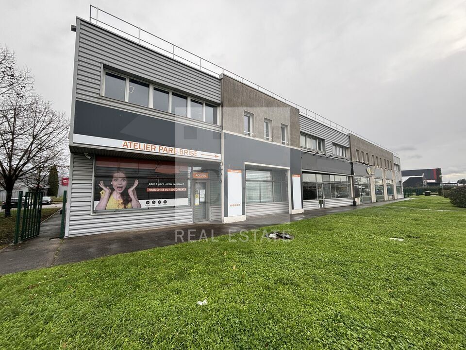 Location local d''activites 590 m² divisibles à partir de 280 m²