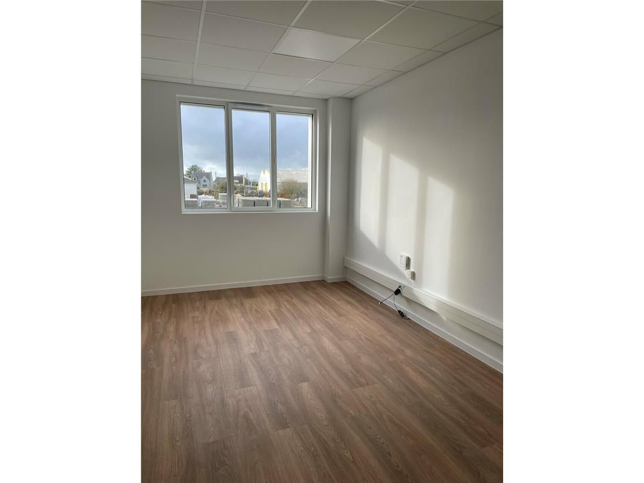 A LOUER - BUREAUX - PORTE DE PLOUZANE BREST 
