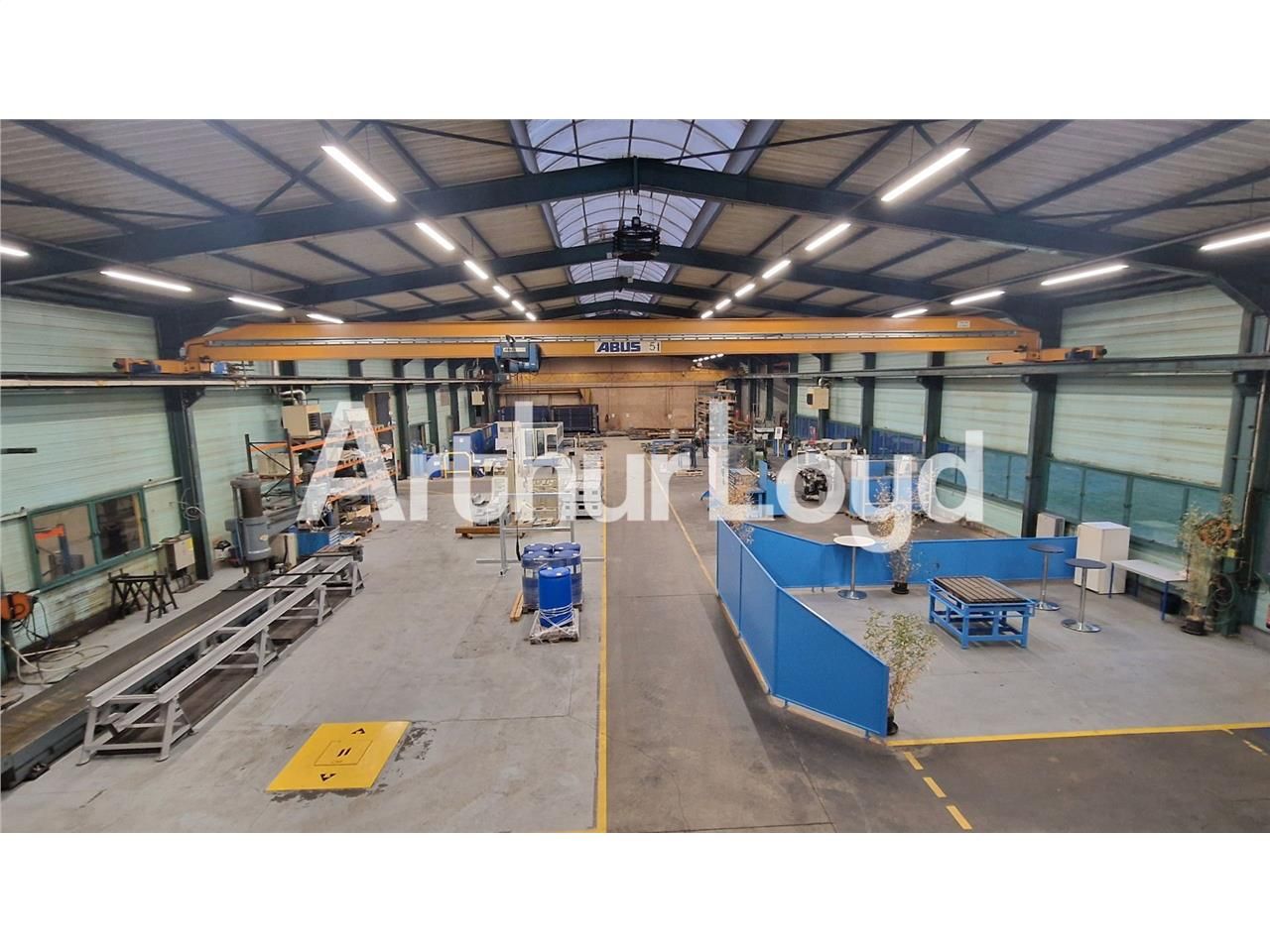 Vente local 3699.00 m² à VIRE