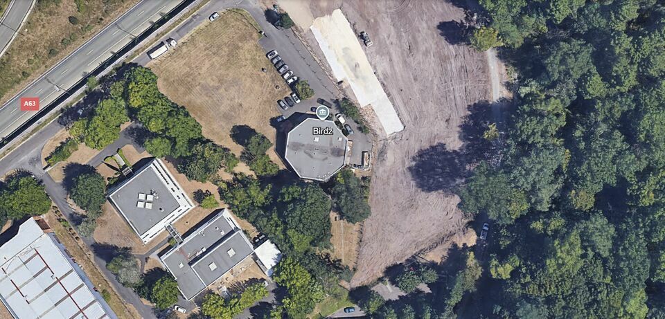 A Gradignan rue Remora, un immeuble indépendant d'une surface de 835 m² en R+2 proposé à la vente