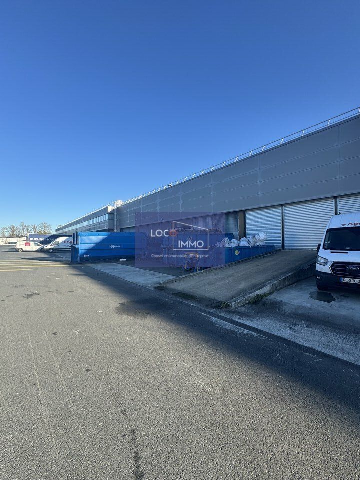 Location entrepot 2151 m² non divisibles