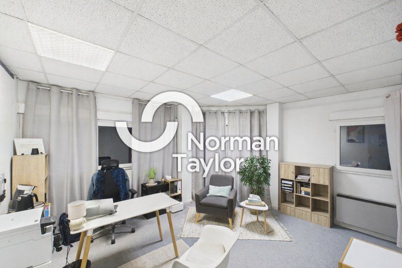 Vente bureaux 200 m² non divisibles