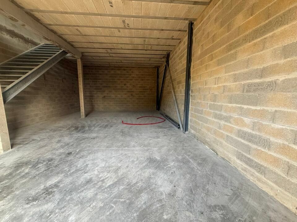 Vente local d''activites 130 m² non divisibles
