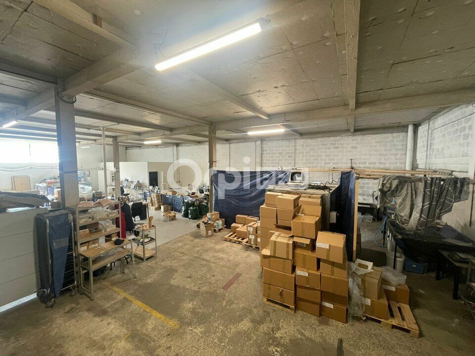 Location local d''activites 1060 m² non divisibles