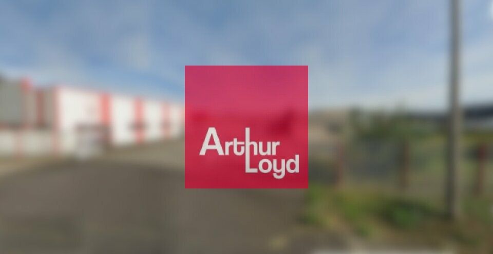 Vente local d''activites 2500 m² non divisibles