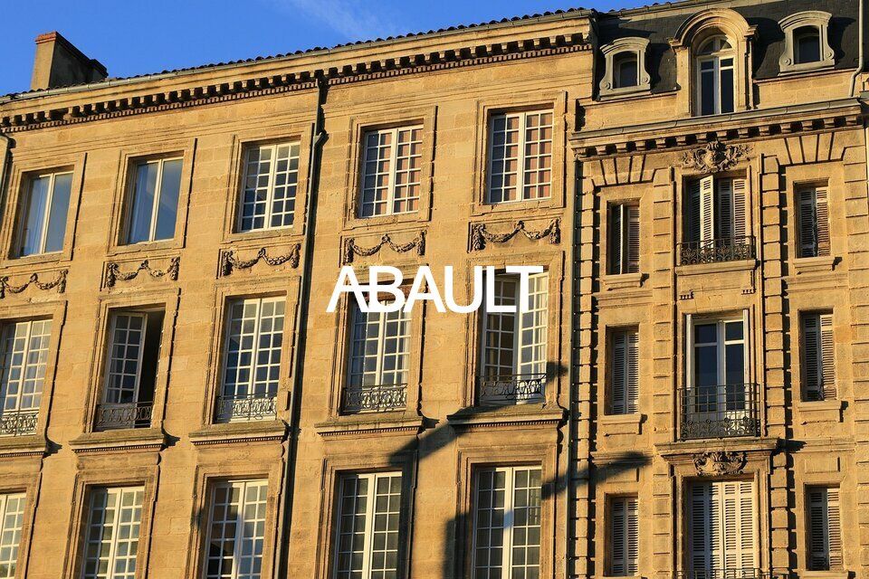 A VENDRE - LOCAL PROFESSIONNEL EN R+1 D'ENVIRON 40M² - BORDEAUX