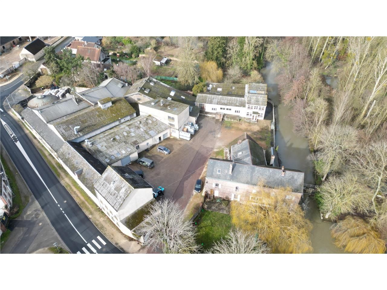 Vente local 2680 m² à Nogent-sur-Eure