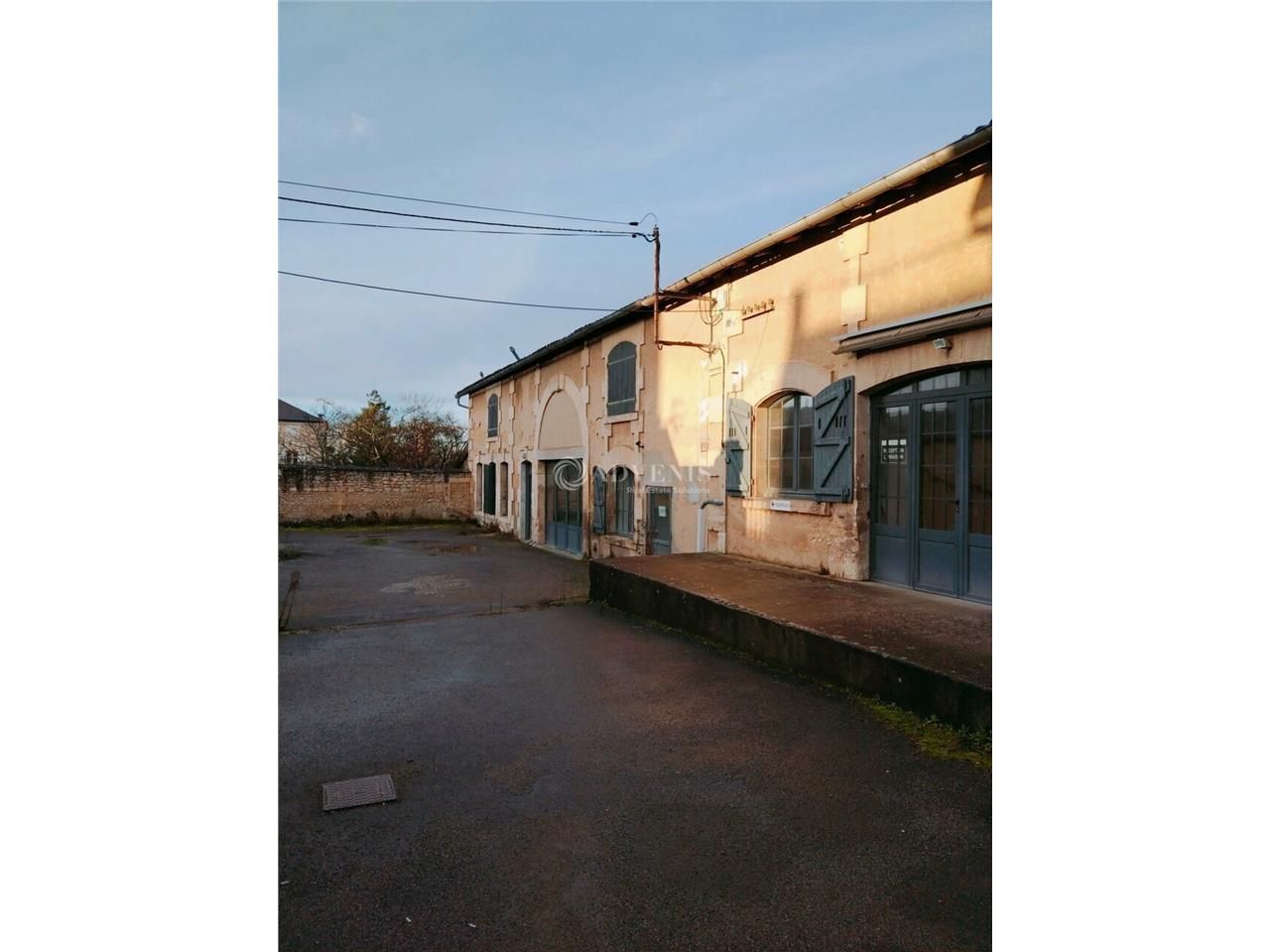 Vente local d''activites 850 m² non divisibles