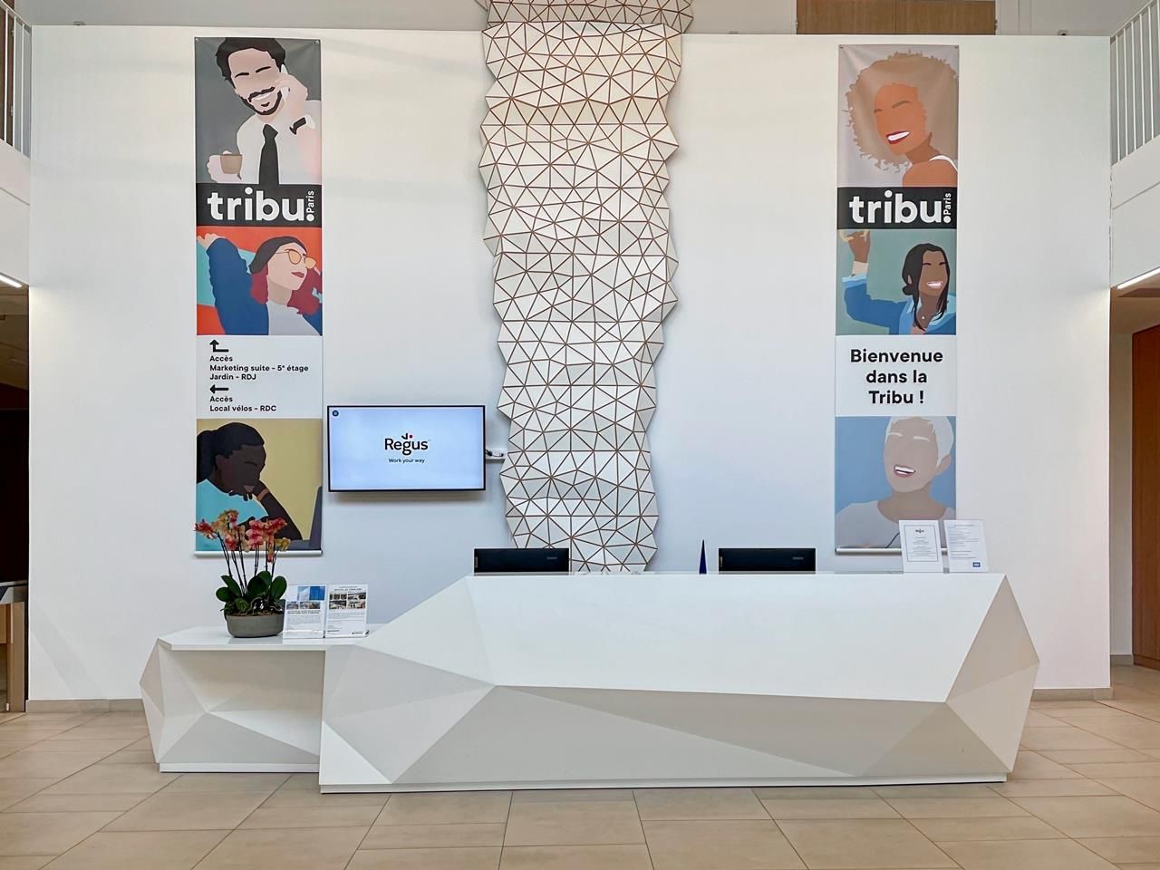 Regus_RosaParks_Paris_France_Centre6638_Reception1_LOCATIONHEROIMAGE