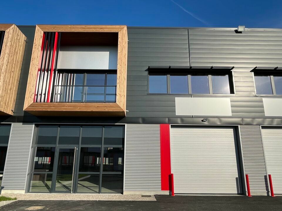 Location local d''activites 370 m² non divisibles