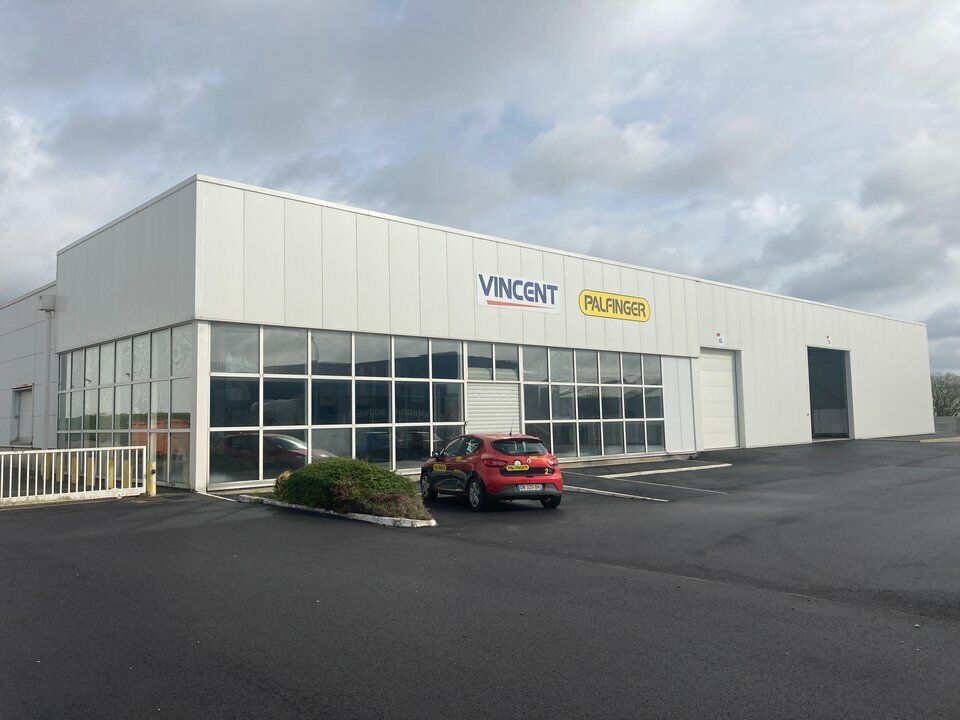 Location local d''activites 2566 m² non divisibles