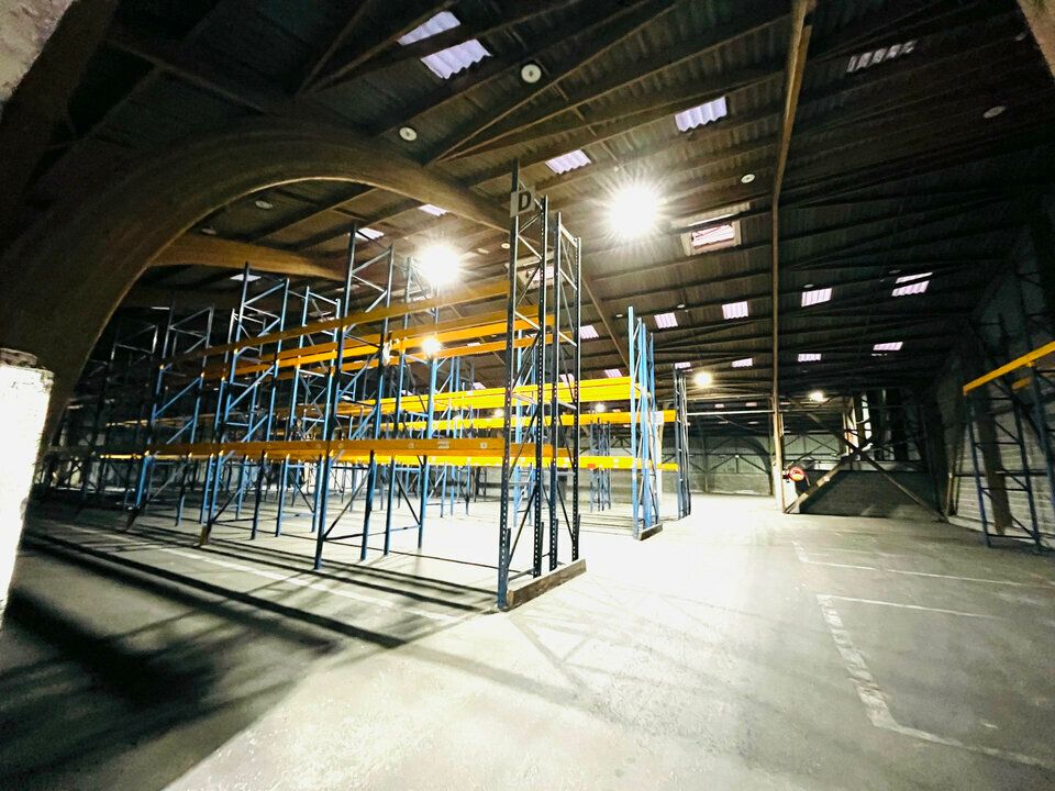 A LOUER - AXE SAINT ROMAIN LILLEBONNE - ENTREPÔT LOGISTIQUE 2304 m2 