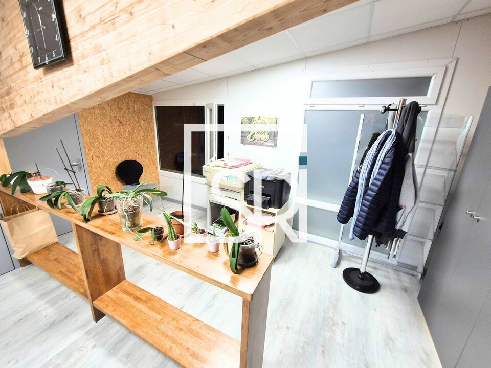 PROCHE ZI LADOUX - VENTE  LOCAL D'ACTIVITÉ / ENTREPÔT + BUREAUX - 63119 CHATEAUGAY