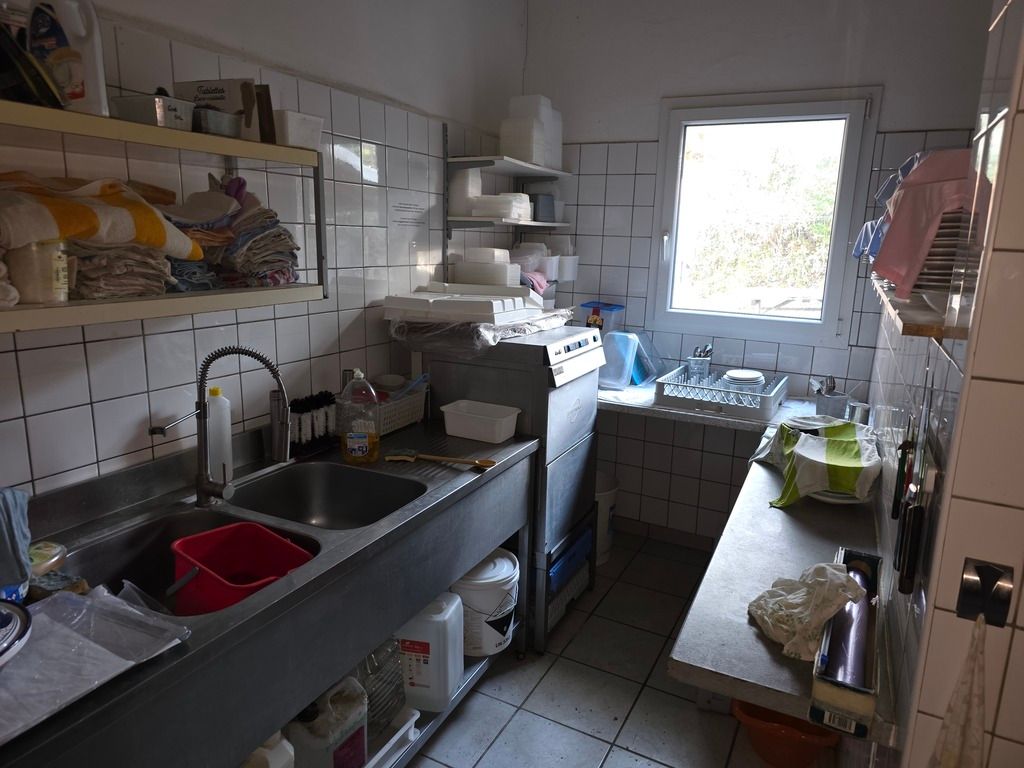 Vente fonds de commerce 93736 m² à BELAYE