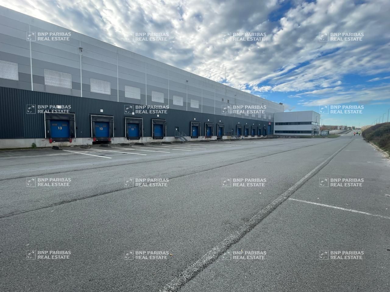 Location Entrepôts classe A 29328 m² non divisibles 80260 Poulainville